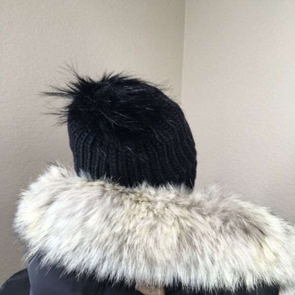 New Treasure & Bond Black Knit Pom Beanie (M) - Picture 3 of 6